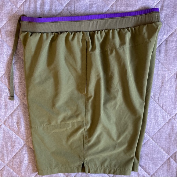 Fabletics The Fundamental II Shorts Mens Large Dark Moss Green Unlined 7” Inseam - Picture 4 of 7